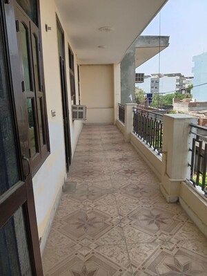 Balcony in 1 RK Builder Floor at Sector 21 – for Rent