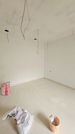 Room in 2 BHK Apartment at Gulmohar Paradise Kharadi, Kharadi – for Sale
