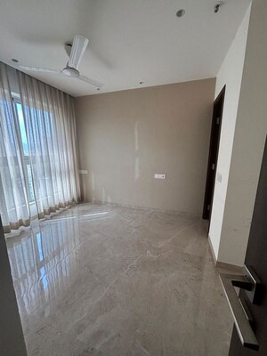 Room in 1 BHK Apartment at Hiranandani Regent Hill, Powai – for Rent
