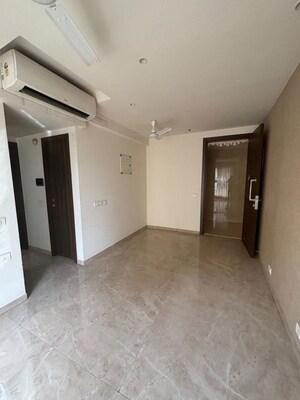 Room in 1 BHK Apartment at Hiranandani Regent Hill, Powai – for Rent
