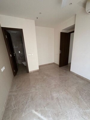 Room in 1 BHK Apartment at Hiranandani Regent Hill, Powai – for Rent