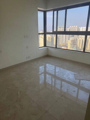 Room in 2 BHK Apartment at Kalpataru Paramount B, Kapur Bawdi – for Sale