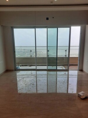 Room in 3 BHK Apartment at Lokhandwala Minerva Mahalaxmi, Mahalaxmi – for Rent