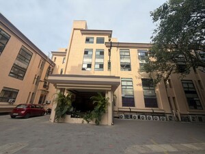  Office Space – Exterior View View at Richmond Town - for Rent