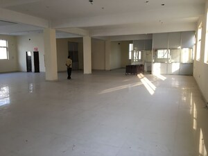 Common Area in  Showroom at Sector 63 – for Rent