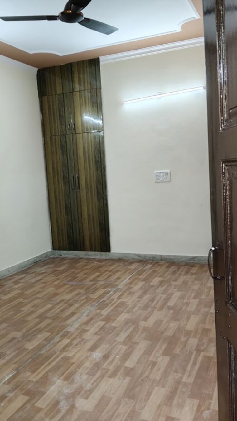 Room, spring-field 2 Bedroom 125 Sq.Yd. Builder Floor In Sector 31 Faridabad 10603973