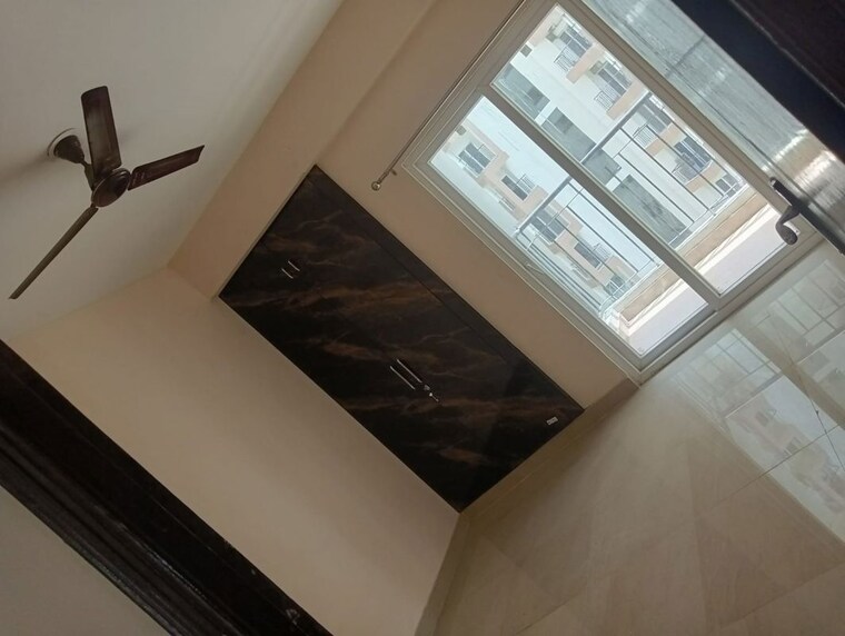 Room, amrapali dream valley 3 Bedroom 1045 Sq.Ft. Apartment In Amrapali Dream Valley Greater Noida 10604022