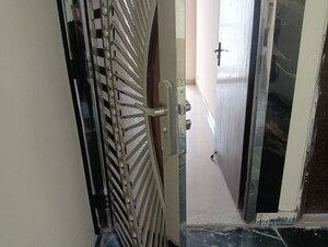 3 BHK Apartment – Entrance View at Amrapali Dream Valley - for Rent