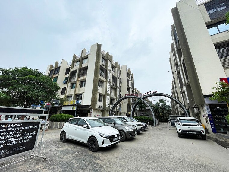 Gym, nikol 3 Bedroom 187 Sq.Yd. Apartment In Nikol Ahmedabad 10604086