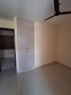 Room in 3 BHK Apartment at HFL Presidency Estate, Alwar Bypass Road – for Rent