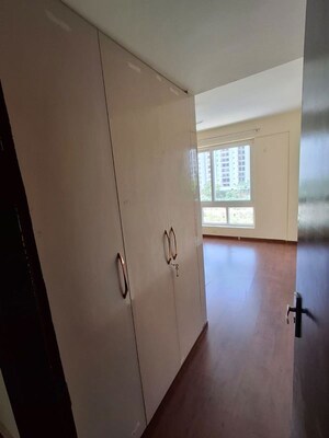 Room in 3 BHK Apartment at HFL Presidency Estate, Alwar Bypass Road – for Rent