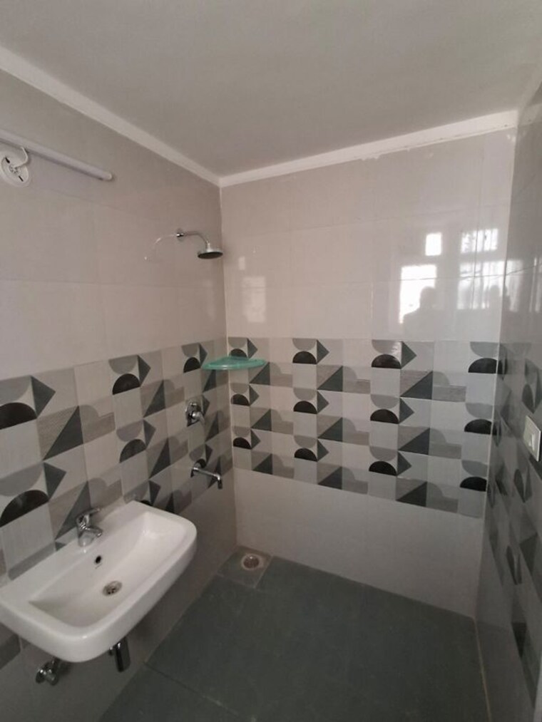 Bathroom, hfl-presidency-estate 3 Bedroom 1605 Sq.Ft. Apartment In Alwar Bypass Road Bhiwadi 10604080