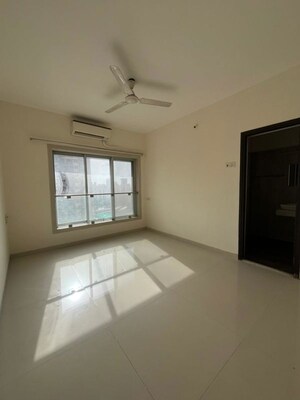 Room in 3 BHK Apartment at Romell Umiya Grandeur, Goregaon East – for Rent
