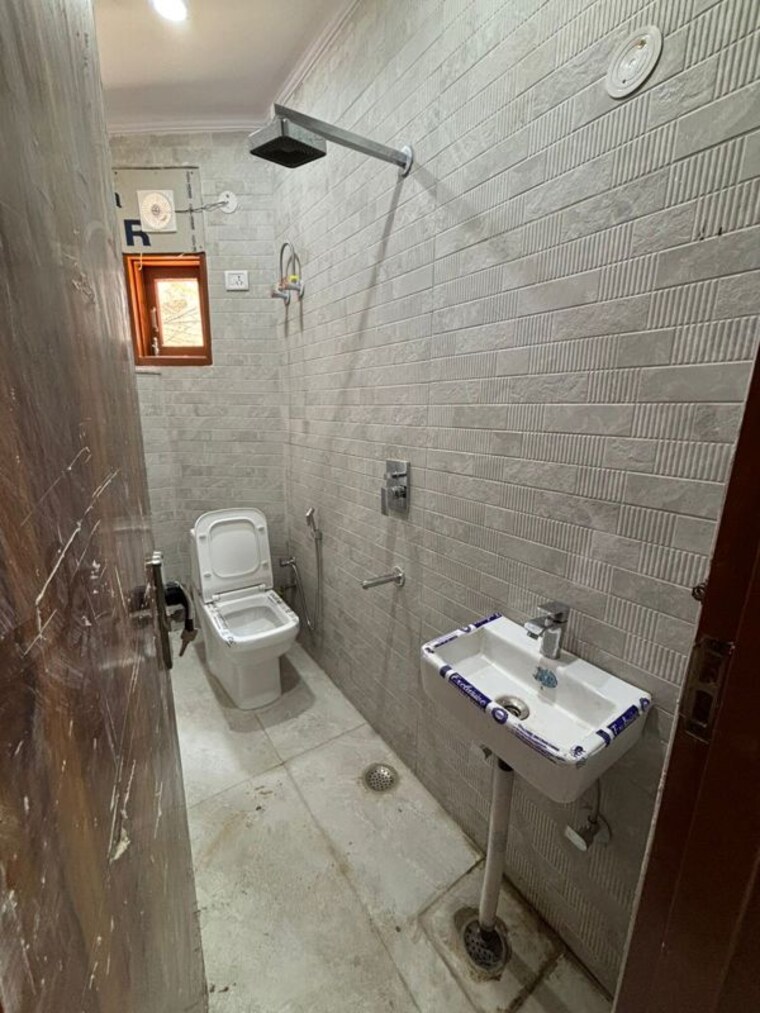 Bathroom, saket 1 RK 350 Sq.Ft. Builder Floor In Saket Delhi 10604119