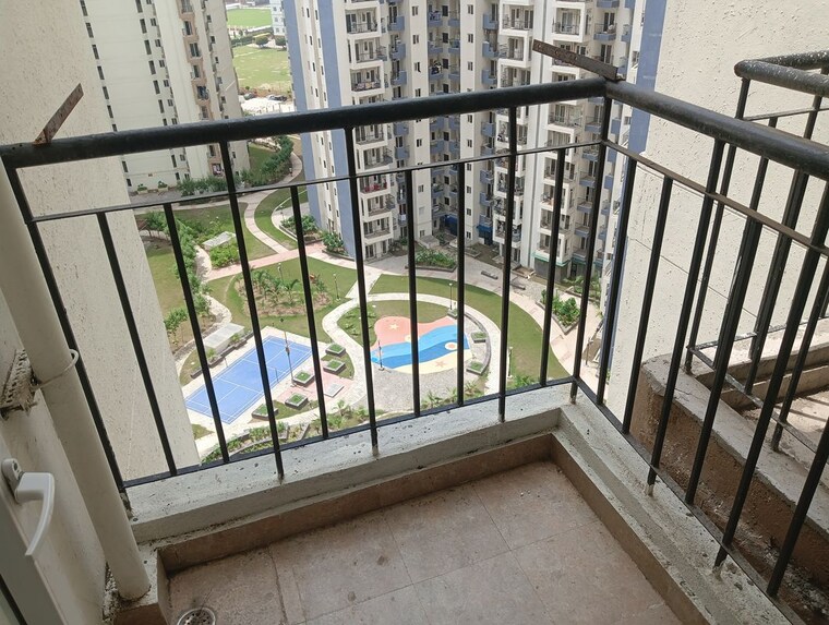 Balcony, amrapali dream valley 3 Bedroom 1045 Sq.Ft. Apartment In Amrapali Dream Valley Greater Noida 10604124