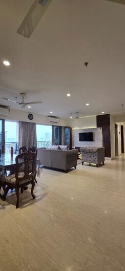 5 BHK Apartment For Sale in Chembur
