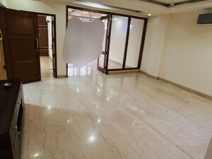 Room in 3 BHK Builder Floor at Greater Kailash ii – for Rent