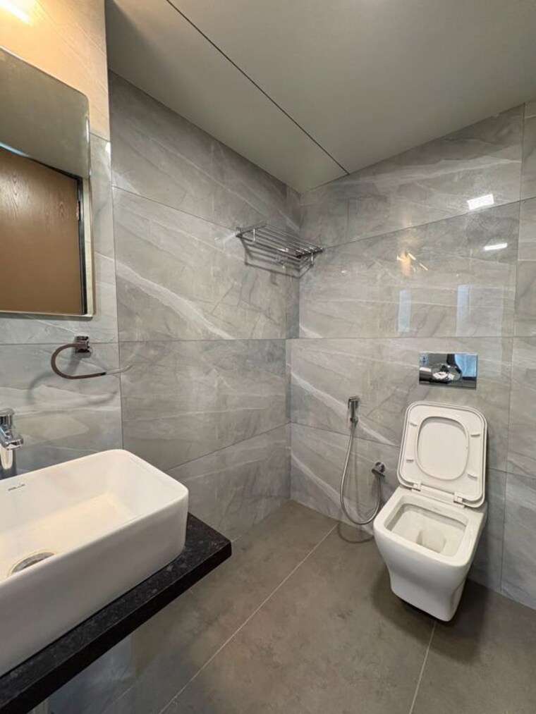 Bathroom, micl-aaradhya-evoq 3 Bedroom 1450 Sq.Ft. Apartment In Juhu Mumbai 10604147