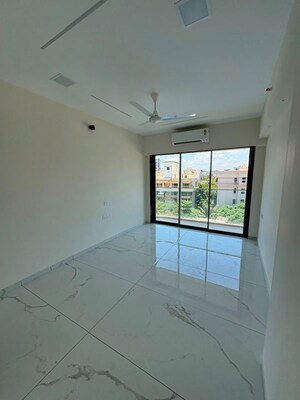 Room in 3 BHK Apartment at MICL Aaradhya Evoq, Juhu – for Rent