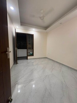 Room in 2 BHK Builder Floor at Chattarpur – for Rent
