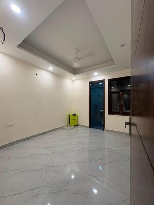 Room in 2 BHK Builder Floor at Chattarpur – for Rent