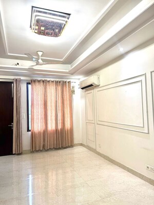 Building Lobby in 3 BHK Builder Floor at Uppal Southend, Sector 49 – for Rent