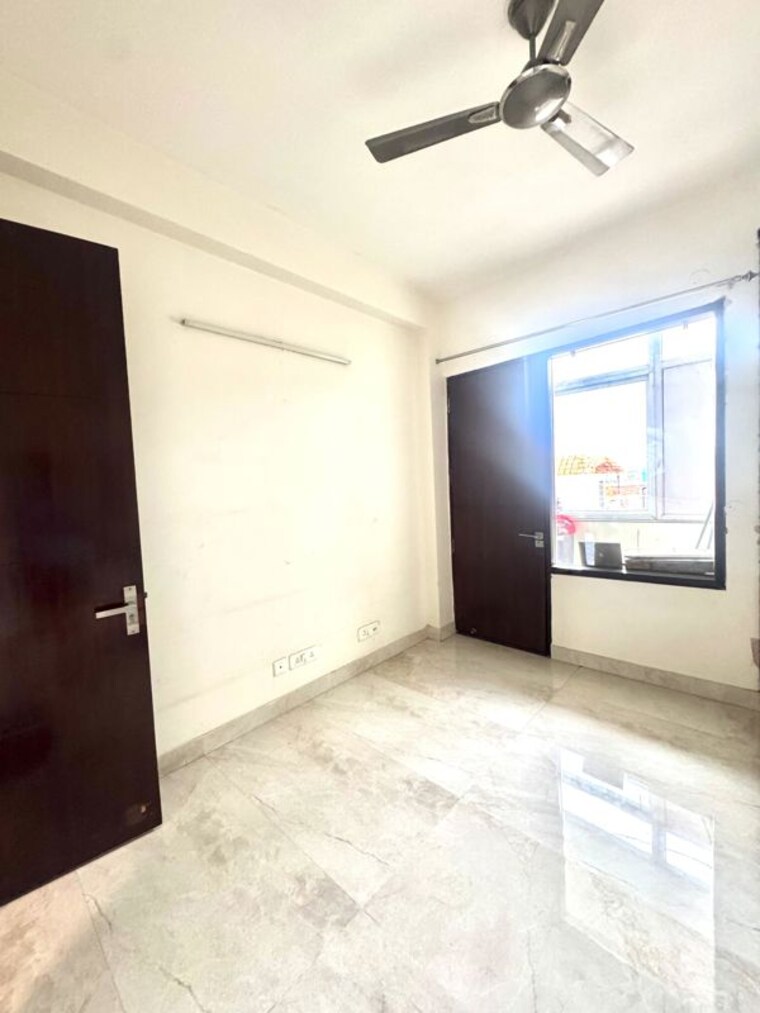 Room, uppal-southend 3 Bedroom 2500 Sq.Ft. Builder Floor In Sector 49 Gurgaon 10604163