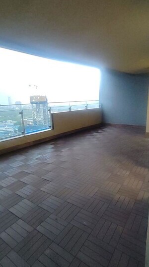 Room in 3 BHK Apartment at Lokhandwala Minerva Mahalaxmi, Mahalaxmi – for Rent