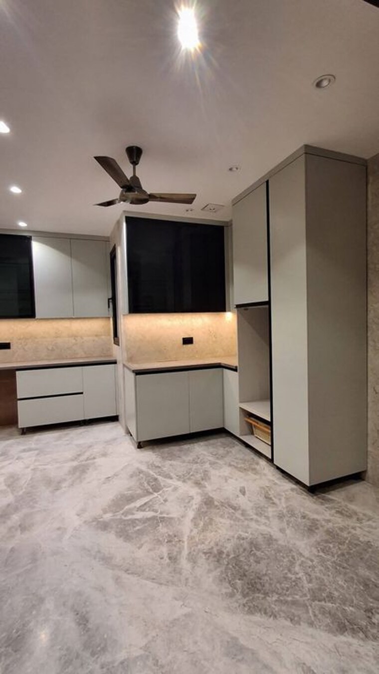 Kitchen, dlf-queens-court 4 Bedroom 500 Sq.Yd. Builder Floor In Greater Kailash ii Delhi 10604156