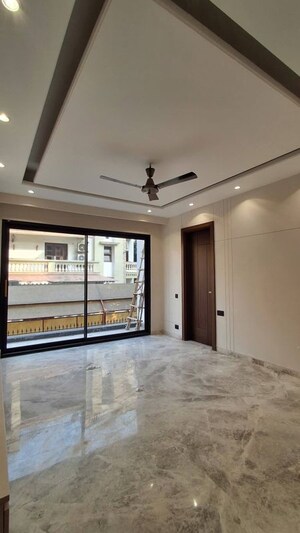 Master Bedroom in 4 BHK Builder Floor at DLF Queens Court, Greater Kailash ii – for Sale