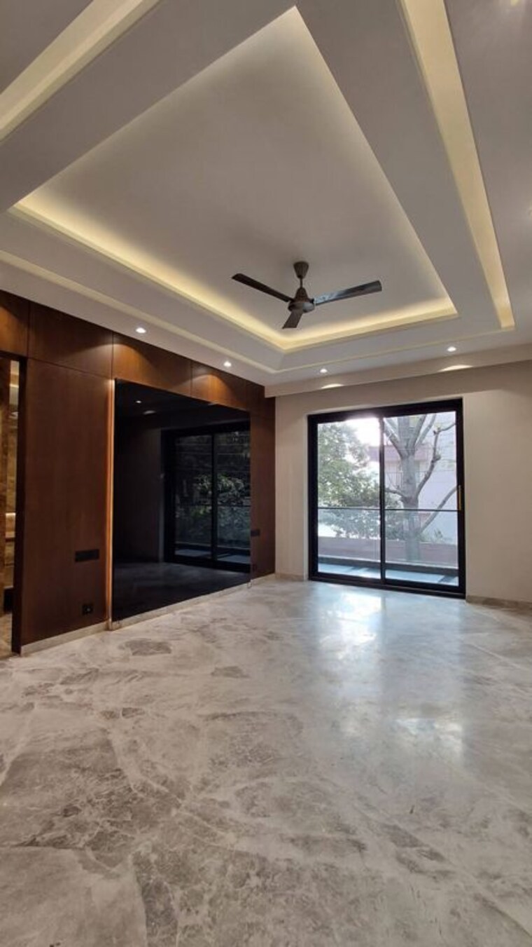 Master Bedroom, dlf-queens-court 4 Bedroom 500 Sq.Yd. Builder Floor In Greater Kailash ii Delhi 10604156