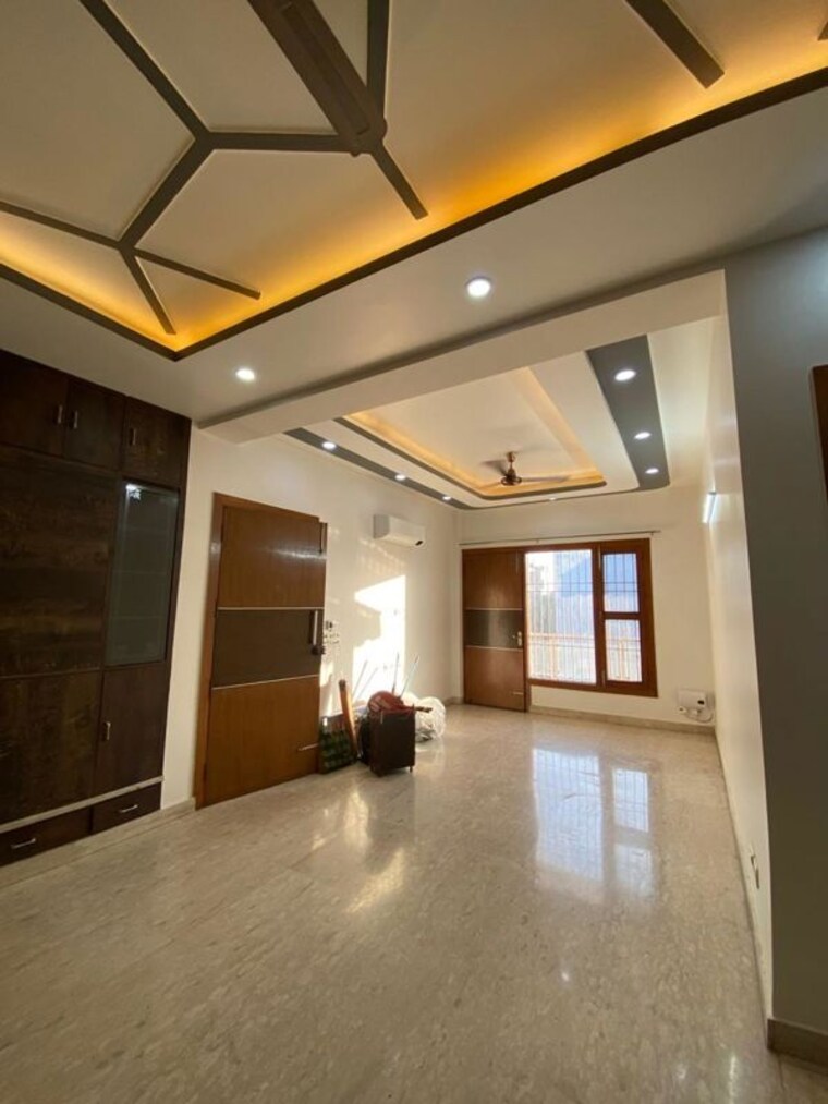 Room, sector 45 3 Bedroom 2100 Sq.Ft. Builder Floor In Sector 45 Gurgaon 10604191