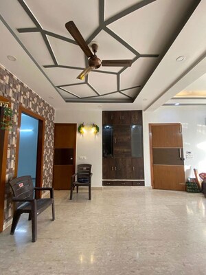 Gym in 3 BHK Builder Floor at Sector 45 – for Rent