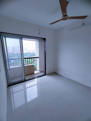 Room in 1 BHK Apartment at JVM Aroma, Kasarvadavali – for Rent
