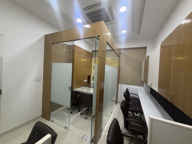 Team Area, netaji subhash place Commercial Office Space 365 Sq.Ft. In Netaji Subhash Place Delhi 10604213