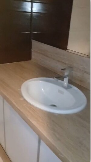 Bathroom in 4 BHK Apartment at Union Park, Chembur – for Sale