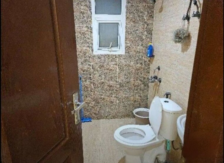 Bathroom, shri-ram-apartments-butler-colony 3 Bedroom 1803 Sq.Ft. Apartment In Butler Colony Lucknow 10604226