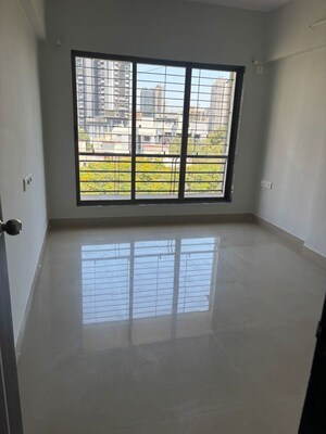 Room in 1 BHK Apartment at Akansha Apartment Malad, Malad East – for Sale