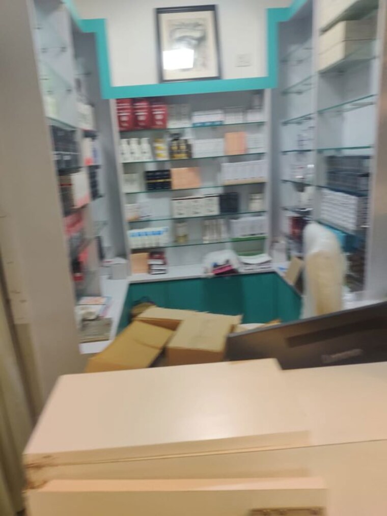 Team Area, green park extension Commercial Office Space 1500 Sq.Ft. In Green Park Extension Delhi 10604243