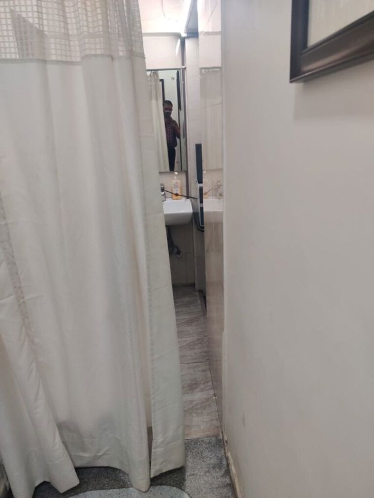 Team Area, green park extension Commercial Office Space 1500 Sq.Ft. In Green Park Extension Delhi 10604243