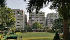 4 BHK + Servant Room Apartment For Rent in Patparganj