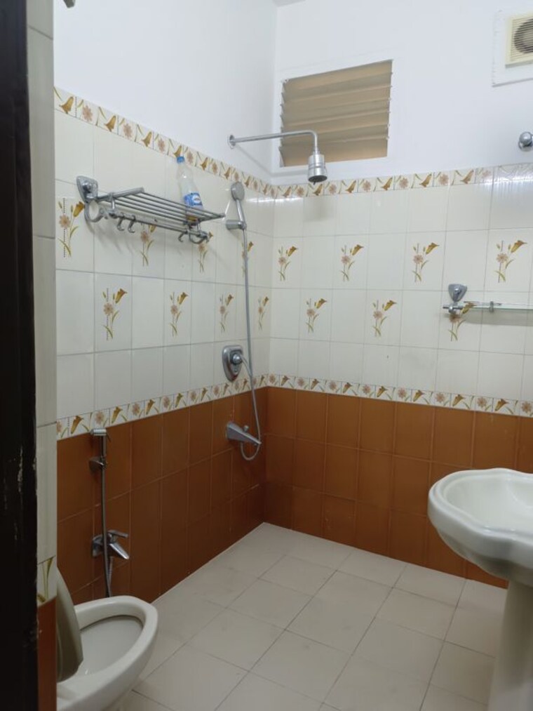 Bathroom, the-address 3 Bedroom 1800 Sq.Ft. Apartment In Banjara Hills Hyderabad 10598298