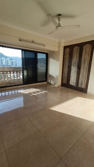 Room in 3.5 BHK Apartment at Nilgiri Tower, Kharghar – for Sale