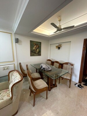 Living Room in 3 BHK Apartment at Santacruz West – for Rent