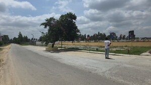   Plot at Chikka Tirupathi – for Sale
