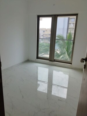 Room in 2.5 BHK Apartment at Sujanya Rachanaa, Andheri West – for Rent
