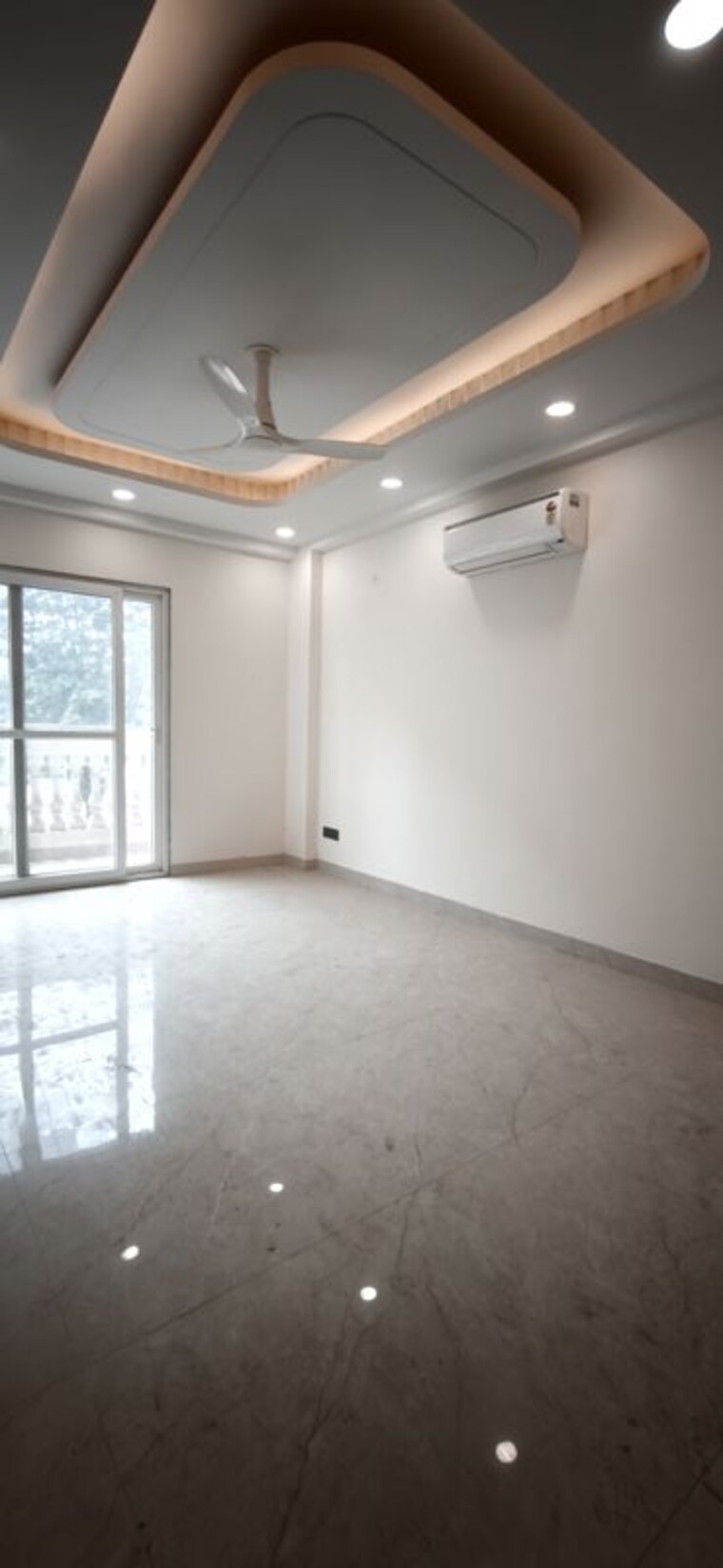 Room, green fields colony 4 Bedroom 280 Sq.Yd. Builder Floor In Green Fields Colony Faridabad 10604442