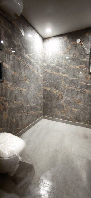 Room in 4 BHK Builder Floor at Green Fields Colony – for Rent