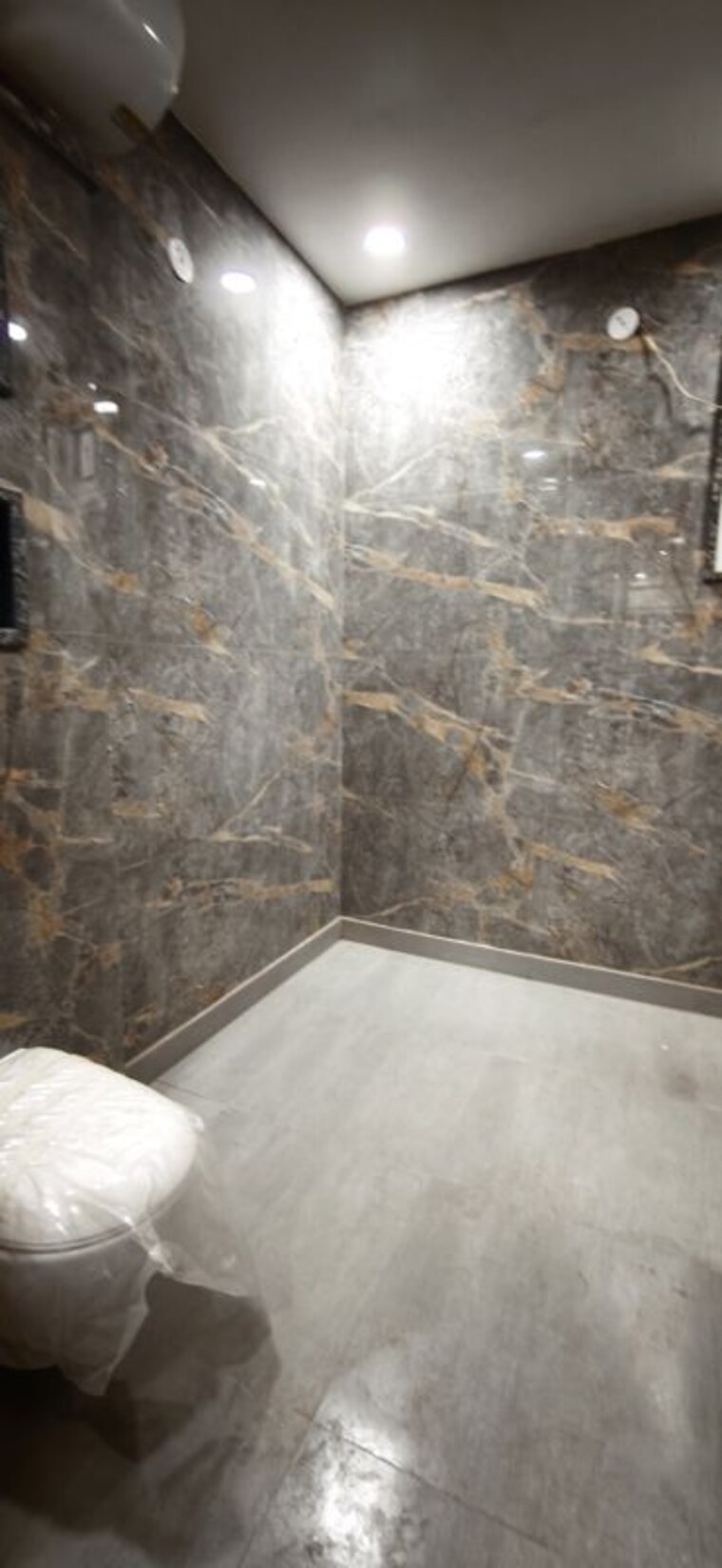 Room, green fields colony 4 Bedroom 280 Sq.Yd. Builder Floor In Green Fields Colony Faridabad 10604442