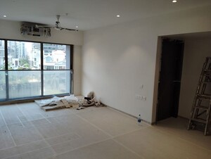 Room in 3 BHK Apartment at Bandra West – for Rent